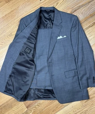 Jos A Bank Gray Windowpane Plaid 43R 100% Wool Suit 2 Button Jacket 40x30 Pants - Image 1 of 4