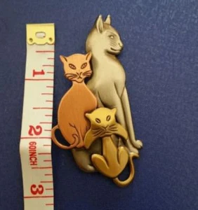 K & T Pewter Cat  Brooch in Brass, Copper and Pewter Tones - Picture 1 of 1