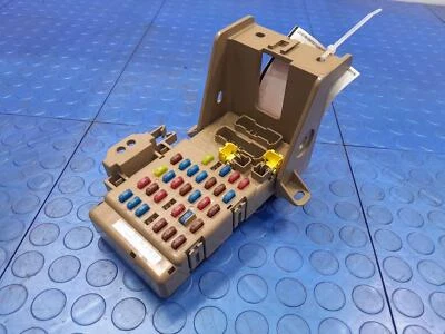 2013-2015 斯巴鲁 XV Crosstrek 机舱保险丝盒接线块原始设备制造商 82201FJ110 — 第 1/4 张图片