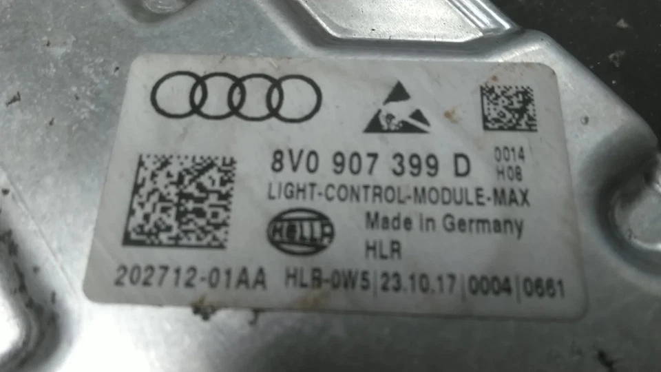 CENTRALINA IMPIANTO LUCI a destra VW Golf VII Variant (AUVV) 2017 8V0907399D - Immagine 1 di 1