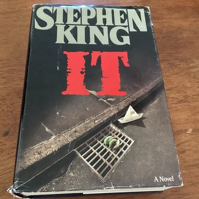 IT by Stephen King First Edition 1st Printing Viking Hardcover 1986 w/ DJ - Image 1 of 4