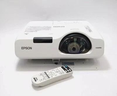 Epson PowerLite 530 3LCD Projector 3200 Lumens Full HD Good Functional  - Image 1 of 4