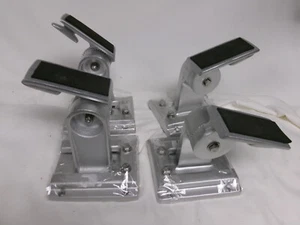 Atkins & Hoyle Removable Dinghy Chock Set - Bild 1 von 1