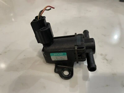 1998 1999 2000 2001 Honda Accord Canister Purge Control Solenoid 136200-1570 - Image 1 of 3