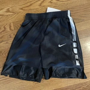 Boy's Youth Nike Dri-Fit Loose Fit Elite Basketball Shorts NEW - Picture 1 of 3