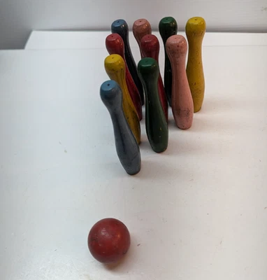 Juego de bolas de boliche y alfileres vintage de madera primitiva pintada de 4,5 pulgadas juguete decorativo Foto 1 de 4