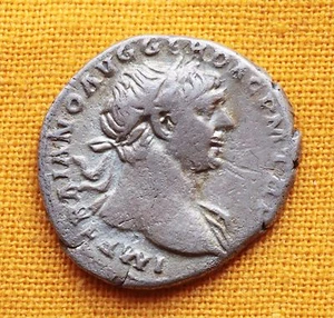 Ancient Roman Traianus Denarius - Picture 1 of 2