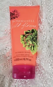 Victoria's Secret Bombshell Lozione Corpo Fiori Selvatici - 6,7 fl oz (200 ml) | 24 ho - Foto 1 di 2
