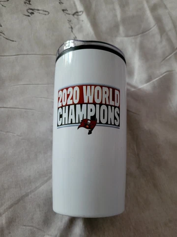 2020 TAMPA BAY BUCCANEERS WORLD CHAMPIONS 20 OZ. TUMBLER W/LID Cover