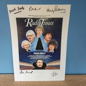 Doctor Who: The Five Doctors Radio Times Repro Poster Signed by ERIC SAWARD +4 - Foto 1 di 6