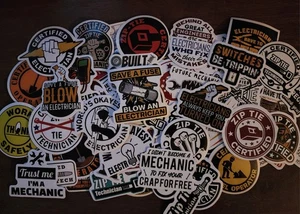 Pegatinas Electricista Mecánico Cremallera Corbata 16 Caja de Herramientas Aleatoria Teléfono Medias Relleno  - Imagen 1 de 1