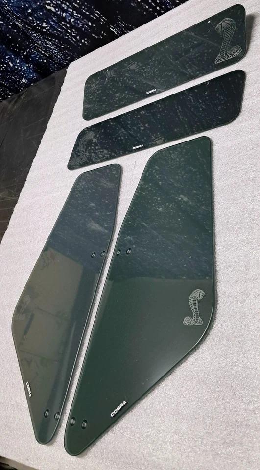 Shelby Cobra/Fábrica 5 Repuesto TINTE HUMO ALA DE VIENTO Y PARASOL JUEGO SERPIENTE Foto 1 de 4