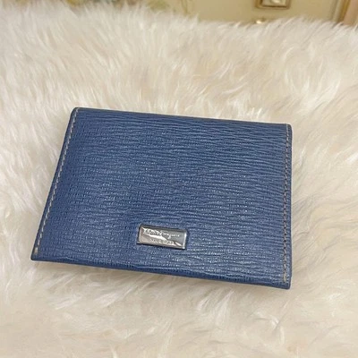 Auténtico Tarjetero Salvatore Ferragamo Cuero Azul Plegado Hecho en Italia Foto 1 de 4