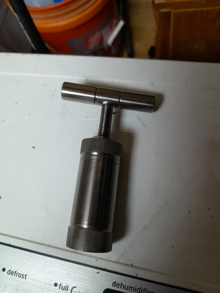 Prensatelas compresores de aluminio XXL mango en forma de T tabaco hierba prensa exprimidor nuevo Foto 1 de 2