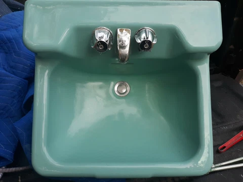 CRANE NEUDAY CAST IRON BATH / BATHROOM SINK GREEN Cover