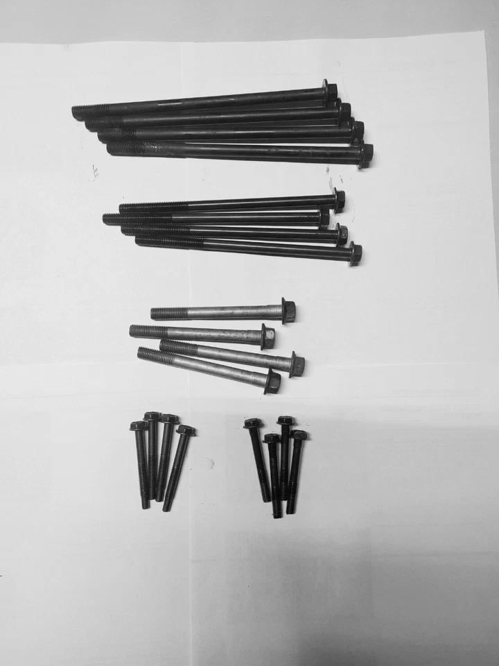 Honda Sabre VF700S 1984 pernos de cabeza de motor herrajes motor Foto 1 de 1