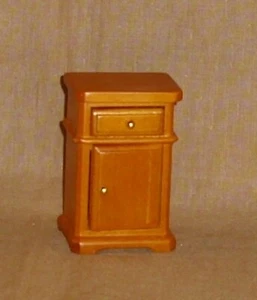 schöne Kommode mit 1 Schublade und Türe - goldene Knöpfe - braun Miniatur 1:12 - Picture 1 of 2