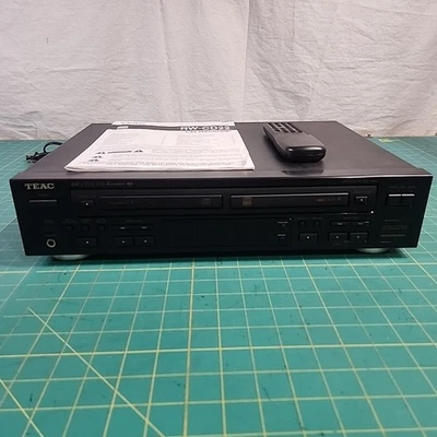 TEAC RW-CD22 Compact Disc Recorder/Player CD-R/CD-RW Dual Slot w/ Remote Manual - Image 1 of 4