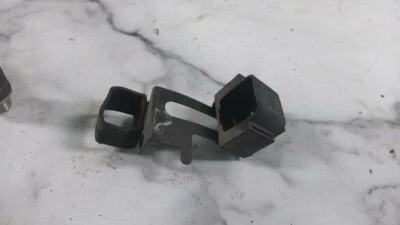 97 Honda VT1100 VT 1100 C2 Shadow ACE Electrical Relay Mount Bracket Foto 1 de 4