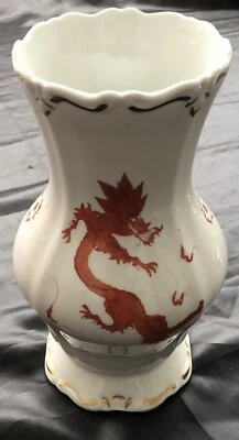 Asiatische Vase mit Drachenmotiv Durchmesser oben 13  unten 12 cm 25,5 cm hoch - Bild 1 von 4