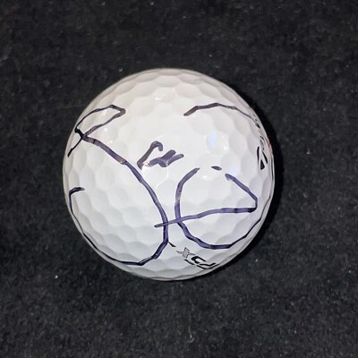Pelota de golf firmada por Jason Day certificado de autenticidad JSA personal usada logotipo canguro Foto 1 de 2