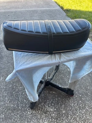 Honda CL450 1968, 1969 asiento de motocicleta Foto 1 de 4