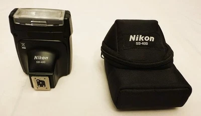 Nikon ss400 sb400 Speed light Flash w/Case - Image 1 of 4