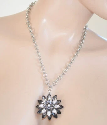 Collana donna girocollo argento ciondolo fiore cristalli grigio neri strass U10N - Immagine 1 di 2
