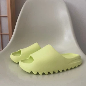 ADIDAS YEEZY Slide Verde Brillante Talla 9 Ligero Kanye West GX6138 2021 NUEVO - Imagen 1 de 9