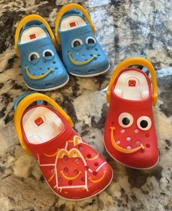 4 McDonald's Crocs Keychains Toys Colorful Dots Happy Meal Blue & Red Characters - Picture 1 of 8