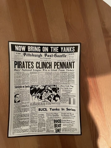 1960 WORLD SERIES PIRATES CLINCH PENNANT GLASS DISH ASH TRAY - VINTAGE Cover