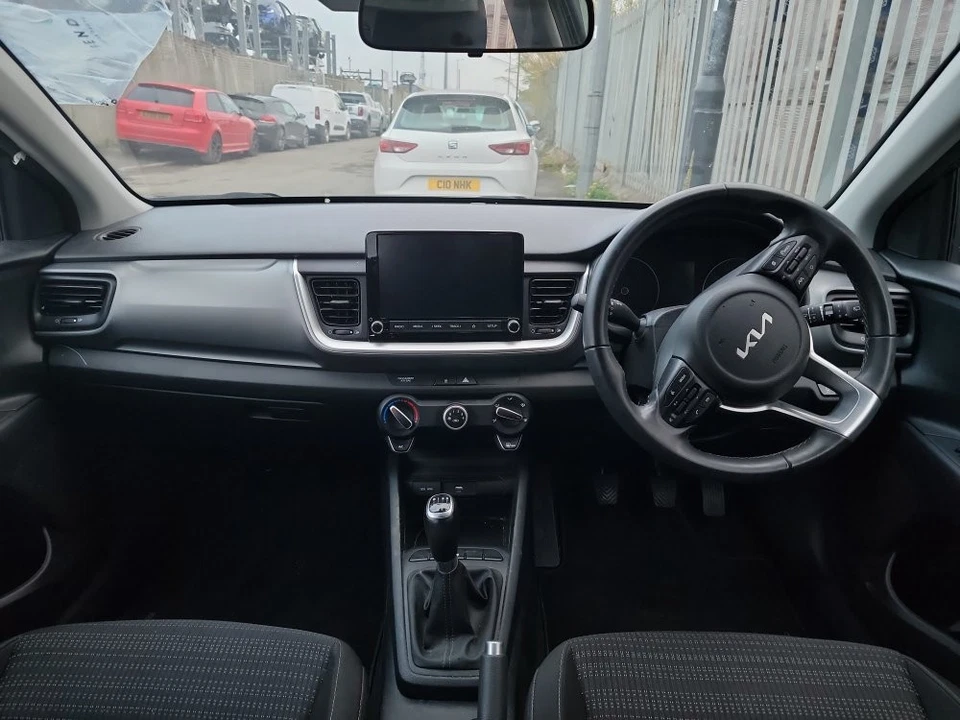 2022 KIA STONIC 2 AIRBAG KIT DASHBOARD WITH AIRBAGS NO SEATBELTS NO MODULE - Image 1 of 1