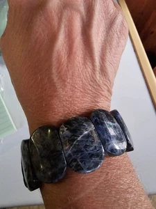 Bracciale elastico con pannello in pietra marmorizzata blu - Foto 1 di 4