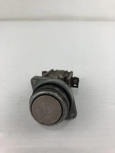 General Electric CR2940U201 Push Button 9782430 600V - Picture 1 of 5