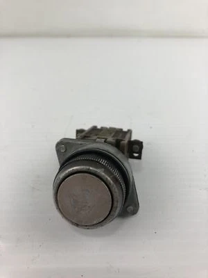 General Electric CR2940U201 Push Button 9782430 600V - Image 1 of 4