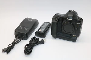 Canon EOS-1Ds Mark II Digital SLR Camera - Picture 1 of 10