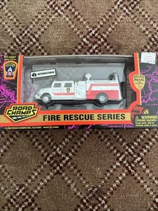 1/64 Scale International 4900 Heavy Rescue Truck (DC Fire EMS) Road Champs 5" - Picture 1 of 3