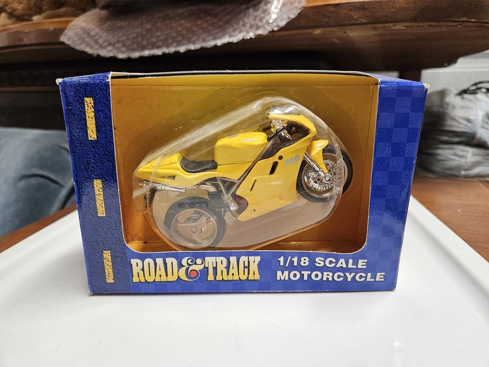 Maisto Road & Track 1999 Ducati 748 BIP 1/18 Scale Motorcycle Model Replica NIB - Image 1 of 2