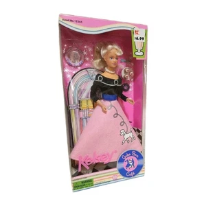 Nueva Falda Kelsey Juke Box Café Moda Muñeca Niño Kore Caniche NRFB De Colección - Imagen 1 de 3