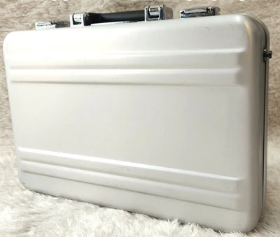 ZERO HALLIBURTON  Aluminum Attaché Case 2-Way A4 Silver Handle 16.1"x11"x3.9" - Image 1 of 4