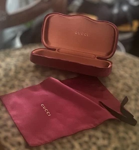 Gucci Velvet Clamshell Brillen Sonnenbrillenetui Rot Burgund - Bild 1 von 8