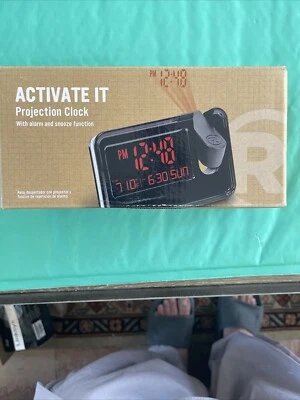 RadioShack Activate It Projection Clock With Alarm and Snooze Function 6301466-9 - Image 1 of 4