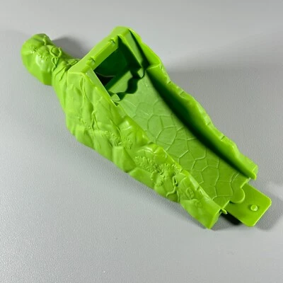 Hot Wheels Track Builder VOLCANO BLAST Replacement Parts: Green Ramp (1 piece) - Image 1 of 4
