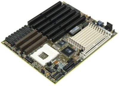 Mainboard Soyo 85C407 Socket 3 2X Dram 8X Simm 6X Isa - Image 1 of 2