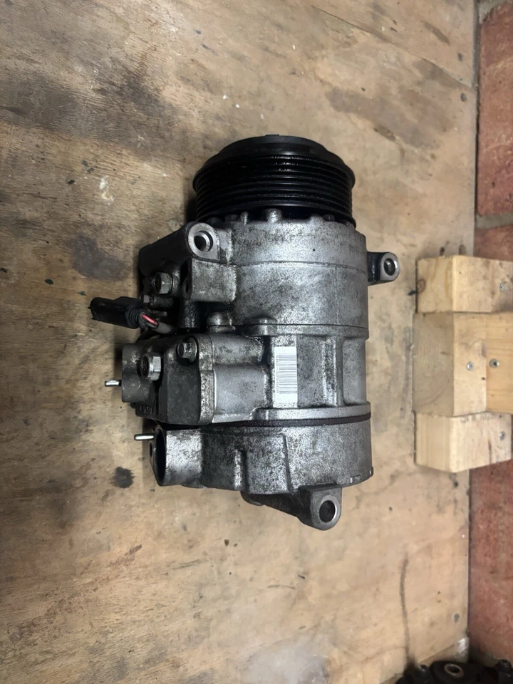 A 002 230 32 11 - Compresor aire acondicionado mercedes-benz a207 Foto 1 de 4