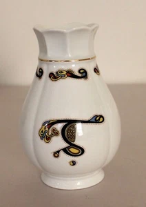 Royal Tara Vintage Irish  Fine Bone China Vase 7” Tall / Ireland - Picture 1 of 10