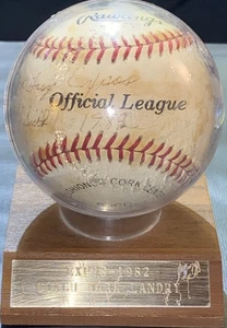 1982 Montreal Expos Team Signed MLB Baseball Autograph (READ DESC)  - Picture 1 of 10