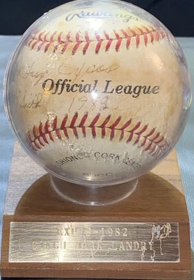 1982 Montreal Expos Team Signed MLB Baseball Autograph (READ DESC)  - Image 1 of 4