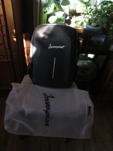 Journeyman Backpack with USB Charging Port - Picture 1 of 7