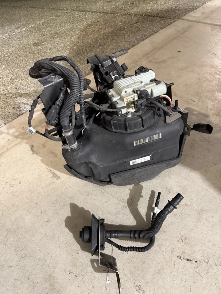 09-13 BMW X5 (E70) LÍQUIDO DE ESCAPE DIÉSEL ACTIVO SCR DEF TANQUE DE EMISIONES con BOMBA Foto 1 de 3